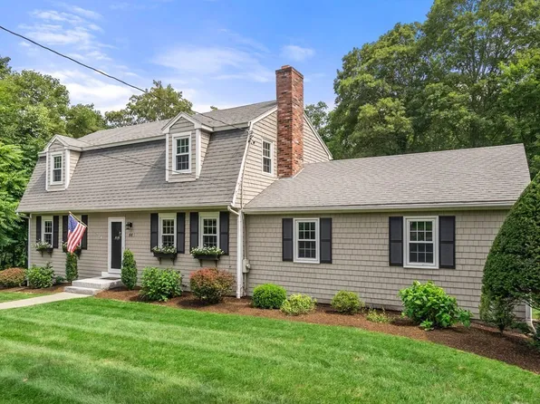 44 E Main St, Hopkinton, MA 01748