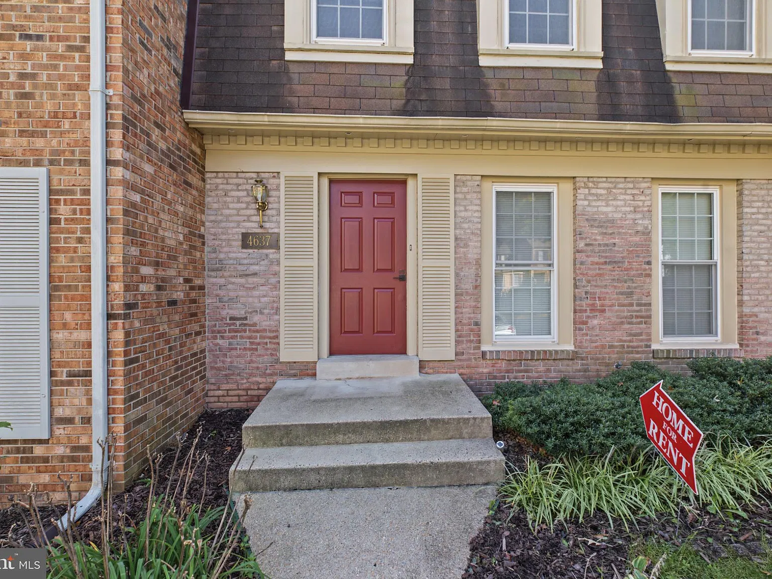 4 bed, 3.5 bath, 2844 sqft, $3,300 — Photo 3