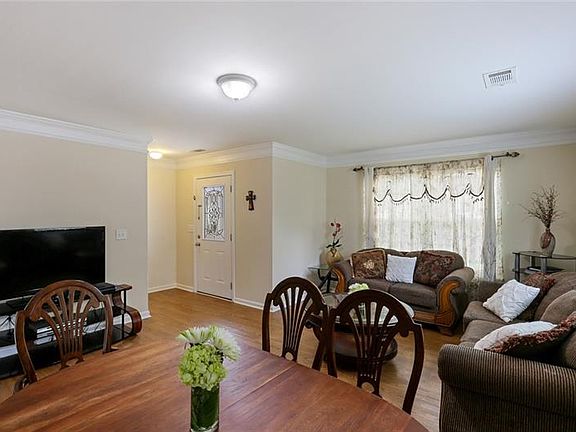 3rd image of 402 Village Way