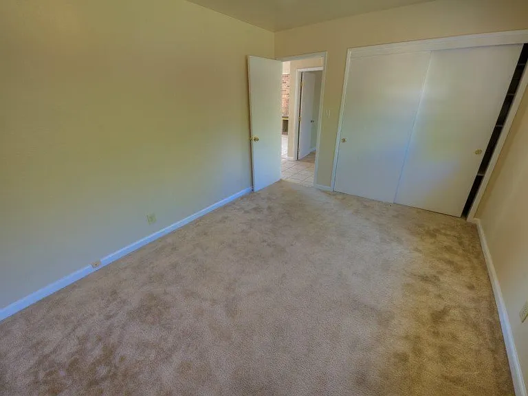 1196 Sherwood Ave #B — Photo 6
