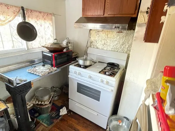 2608 S 2nd St, Philadelphia, PA 19148
