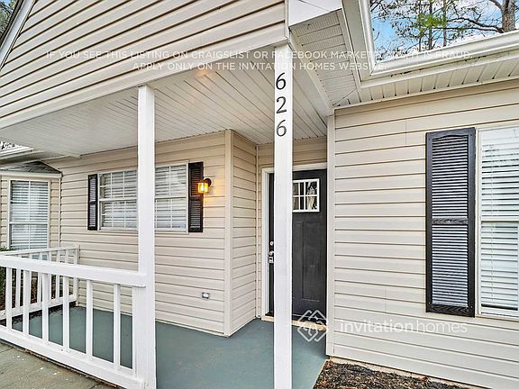 4th image of 626 Waynes Ct SE
