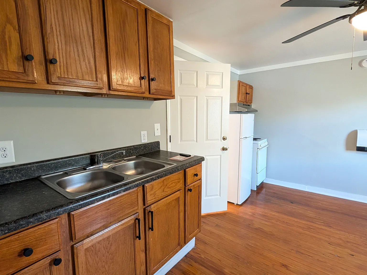 1206 South Salisbury Street - G — Photo 3