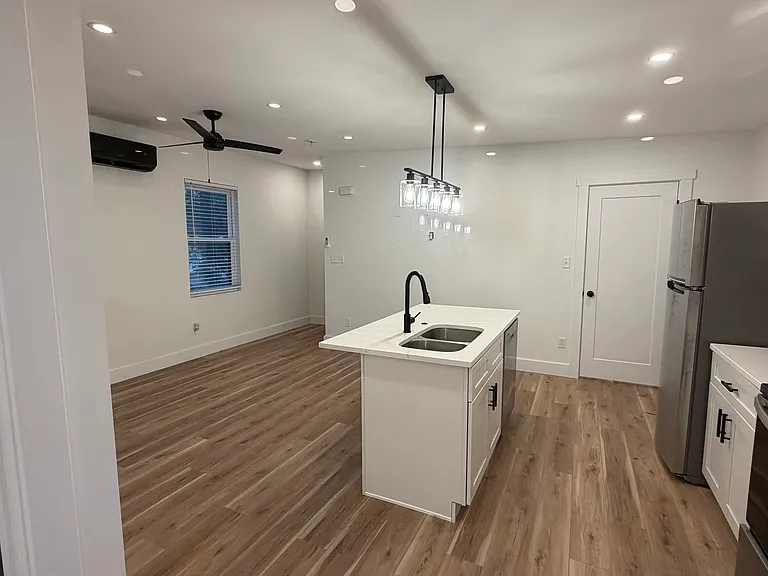 1519 Woodlawn Ave #B — Photo 5