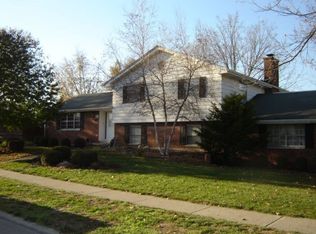 1437 Meadow Wood Dr, Fairborn, OH 45324
