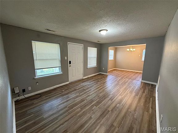 5th image of 627 Ferguson Ave