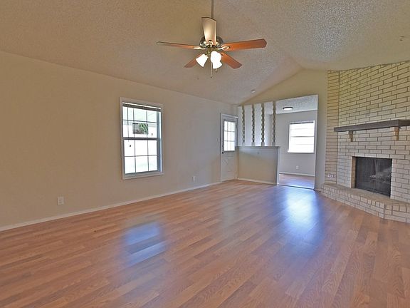 2nd image of 3118 Magill St