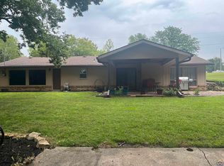 3515 NE Kimbal Rd, Topeka, KS 66617