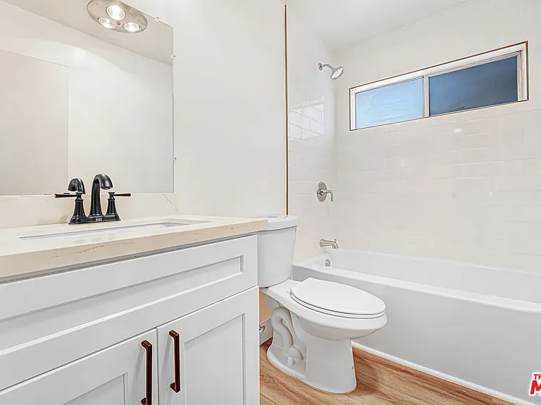 8208 Romaine St #4 — Photo 10