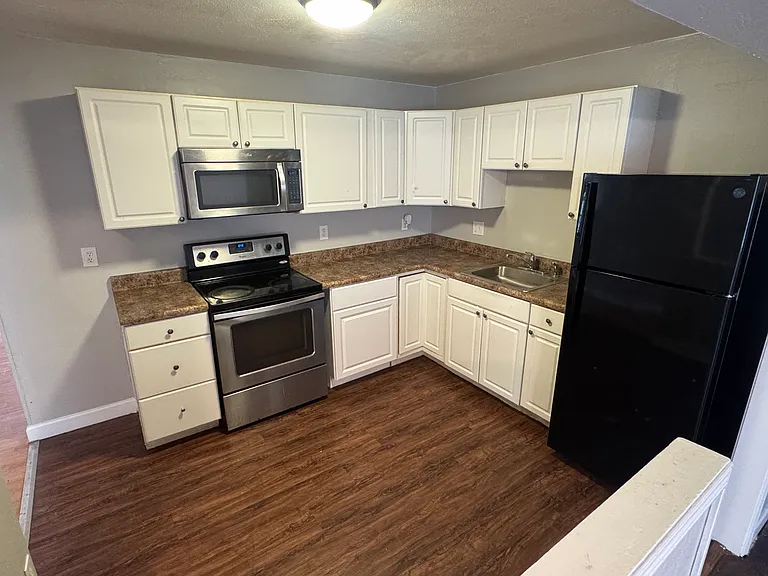 9706 Wendell Dr — Photo 4