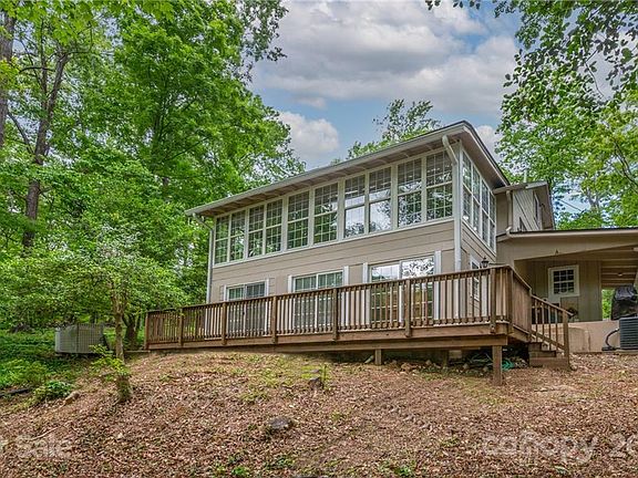 2nd image of 1293 Carolina Dr