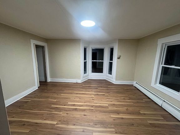 4th image of 15 10th St Floor 2