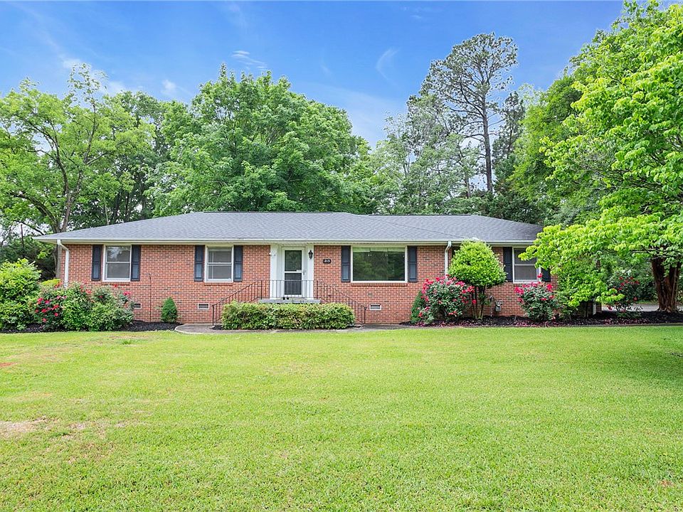 1st image of 213 Timber Ln
