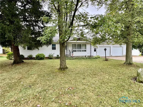 210 E Hubbard St, Hamler, OH 43524