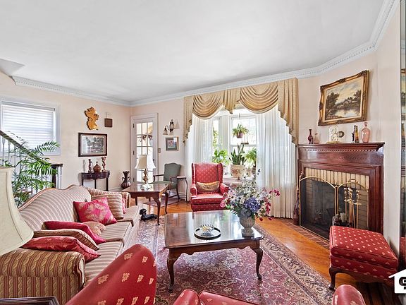 3rd image of 4423 Avenue L