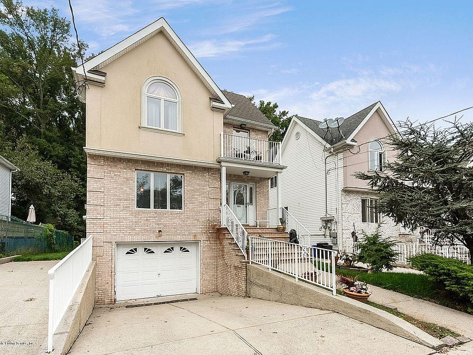 1st image of 365 Kinghorn St