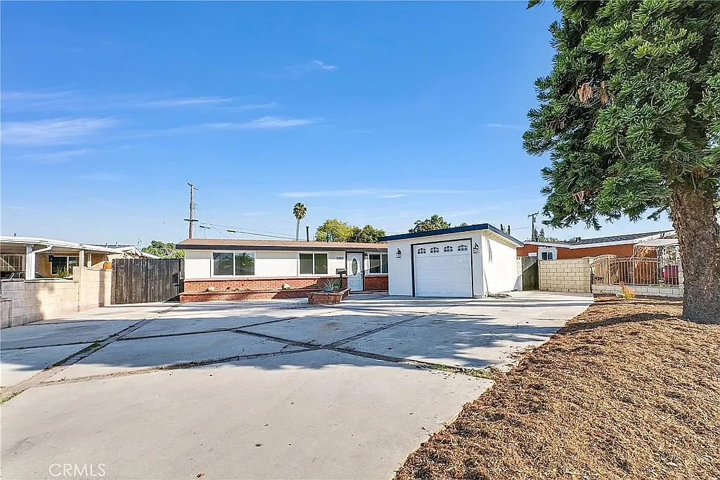 4 bed, 1560 sqft, $850 — Photo 1