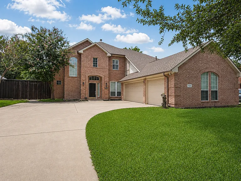 1331 Lighthouse Ln — Photo 2