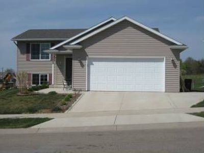 5475 Castleview Dr NW, Rochester, MN, 55901
