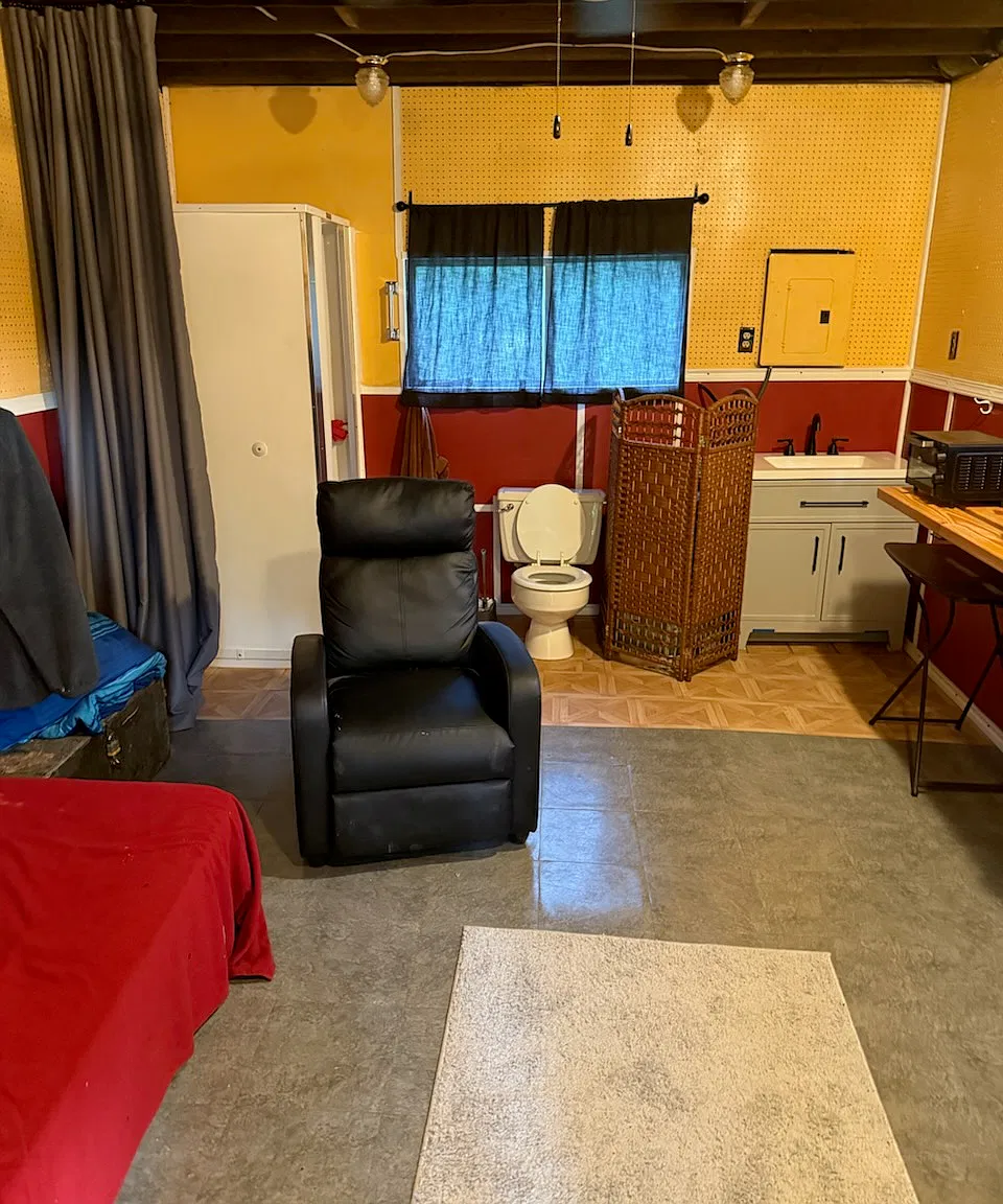 Studio, 200 sqft, $600 — Photo 2