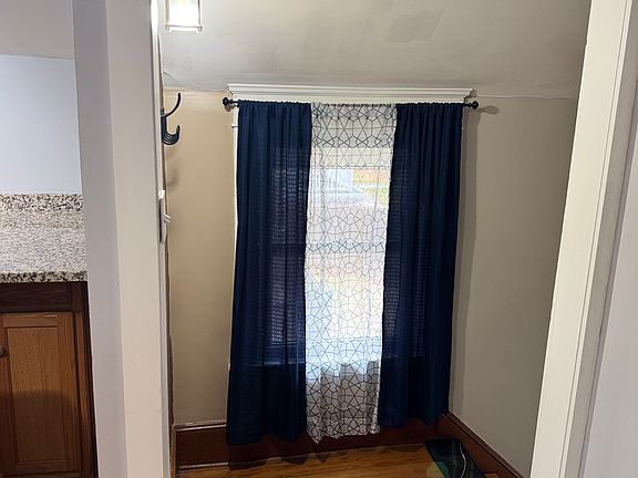 4th image of 2 Brook St Floor 2