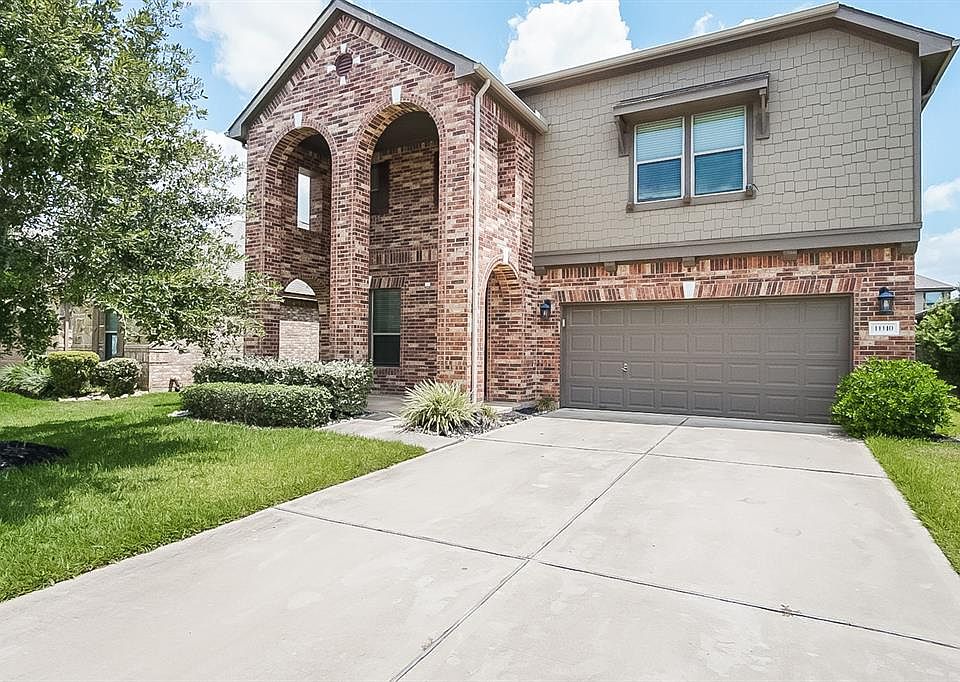 1st image of 11110 Avery Oaks Ln