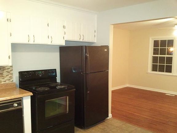 Fridge, Stove, and Dishwasher Included