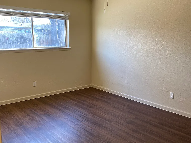 New Riviera Apartments — Photo 20