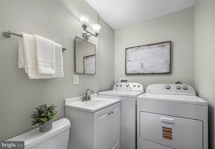 5822 Burke Manor Ct — Photo 20