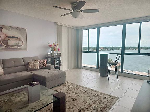 3rd image of 7100 SUNSHINE SKYWAY LANE S #503
