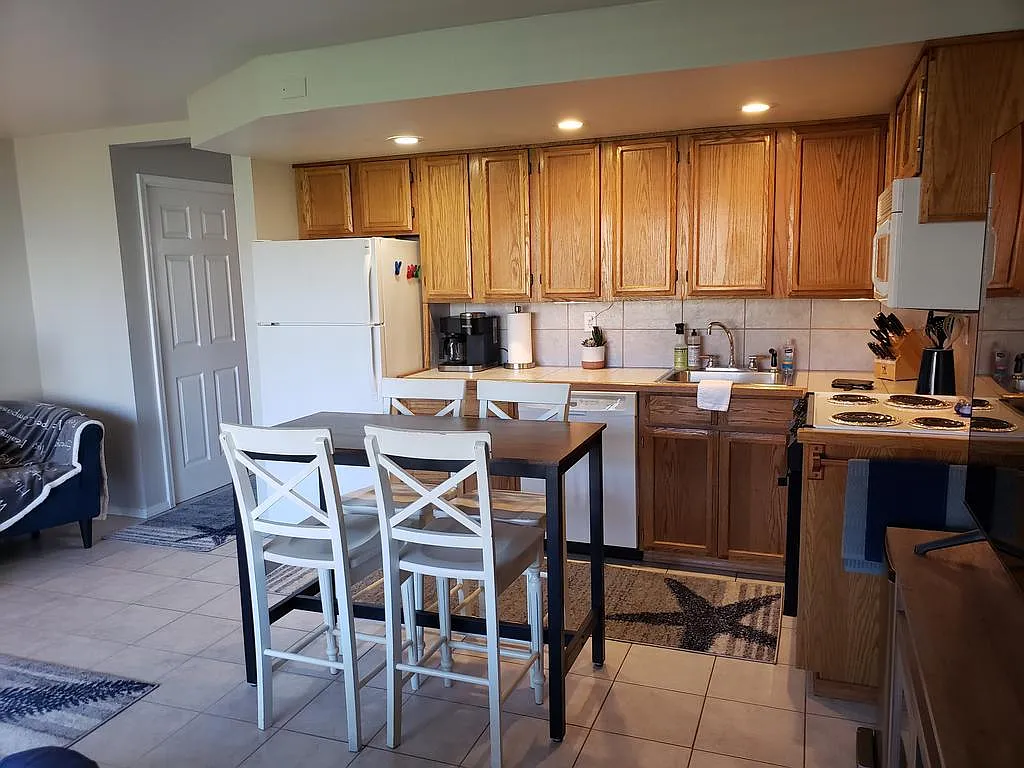 8903 Crescent Bar Rd NW — Photo 1