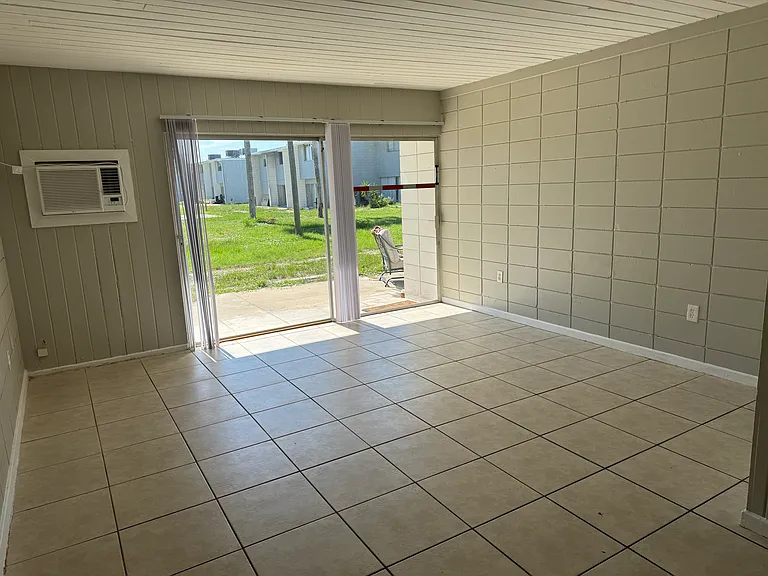 Cocoa Hilltop Apartments — Photo 10