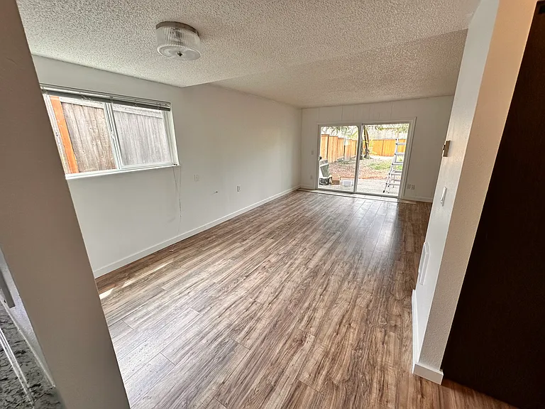 9984 SW Garrett St — Photo 3