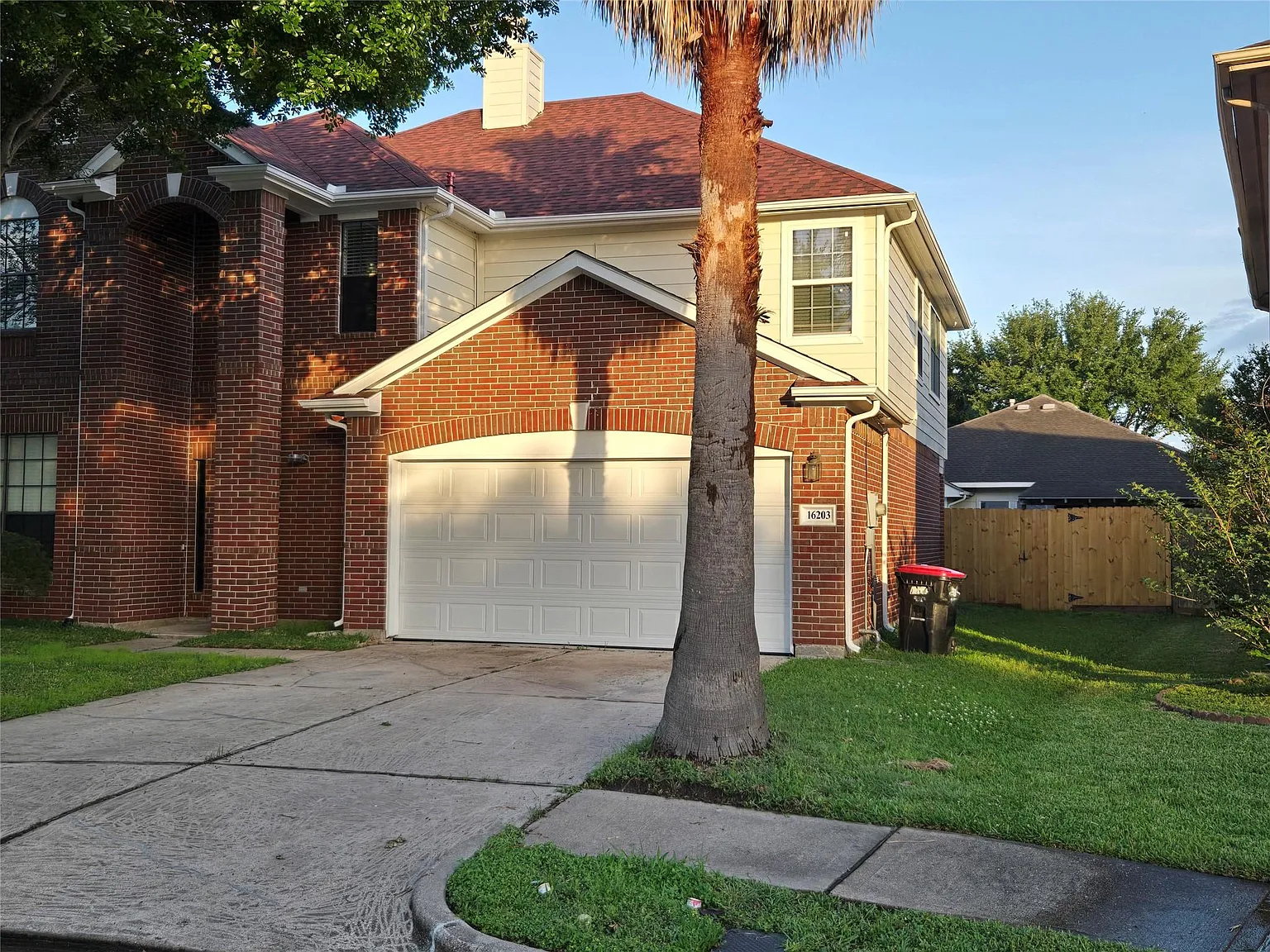 5 bed, 3.0 bath, 2793 sqft, $2,450 — Photo 1