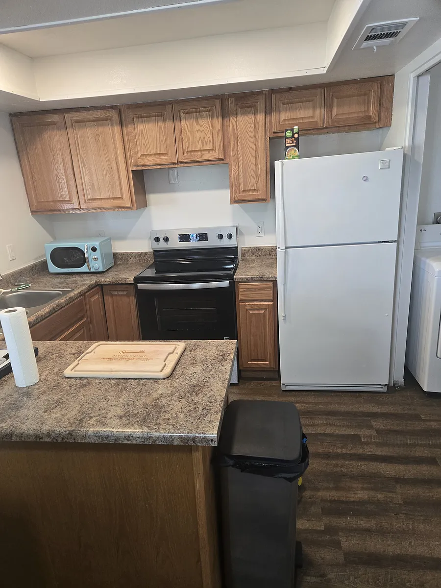 kitchen - 4307 N 21st Dr #3
