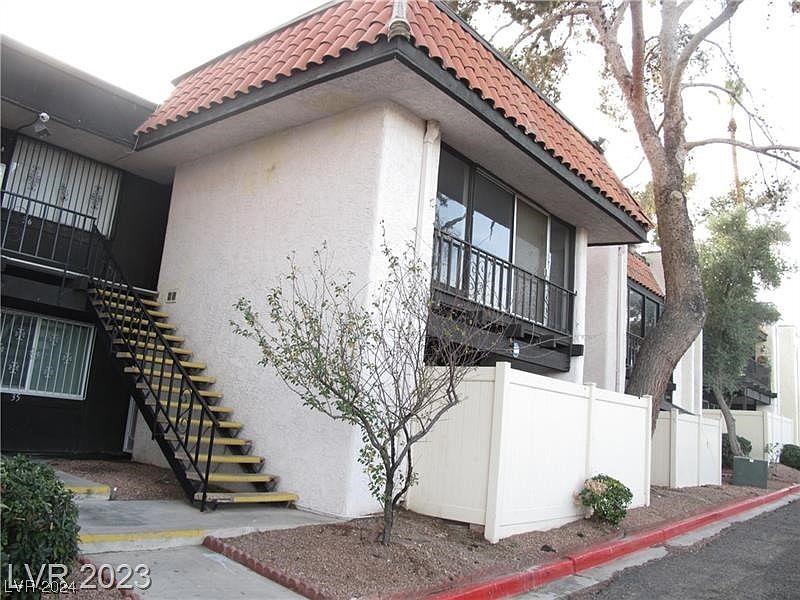 1st image of 1390 Vegas Valley Dr APT 35
