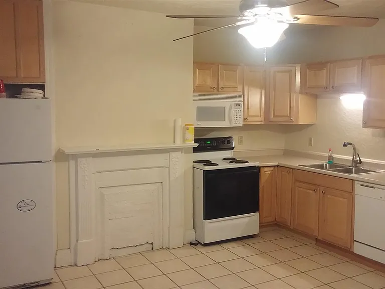 2724 Sarah St #1 — Photo 11