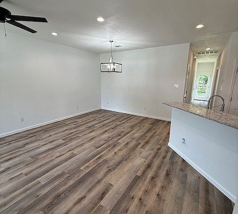 4th image of 2917 Louis St