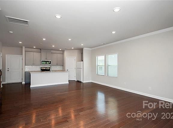 4th image of 4021 Armstrong Farm Dr