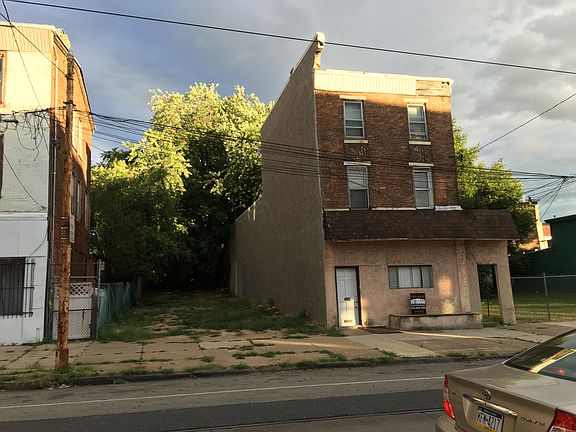 3rd image of 7044 Woodland Ave