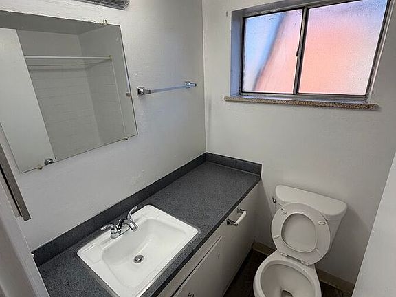 5th image of 1351 Xenia St APT 2F