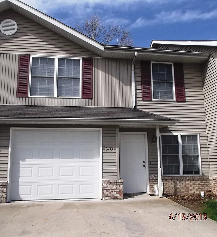 3 bed, 2.5 bath, 1524 sqft, $1,850 — Photo 1