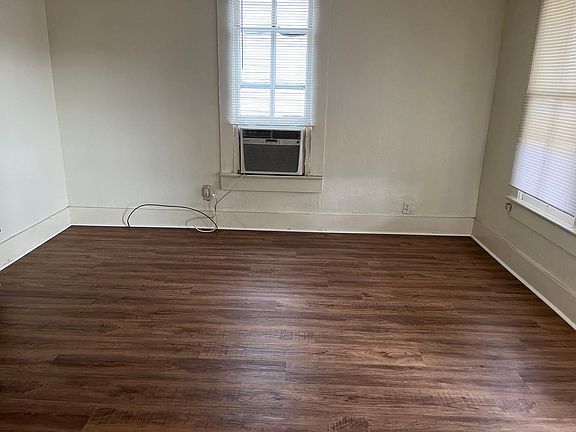 3rd image of 319 Boyce St