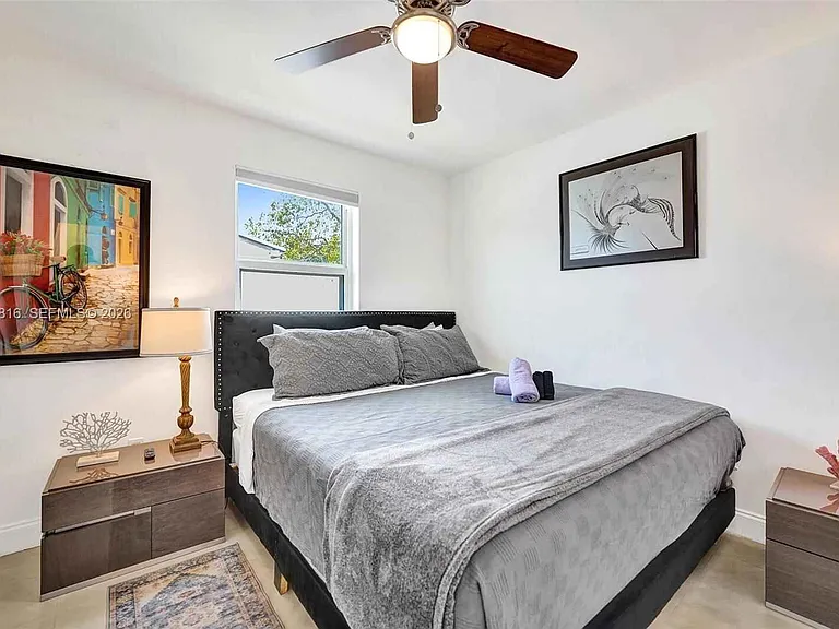 712 SW 7th Ter — Photo 31
