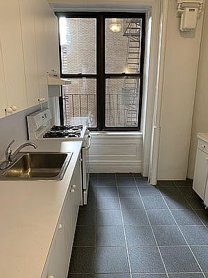 2nd image of 2586 Broadway #6D