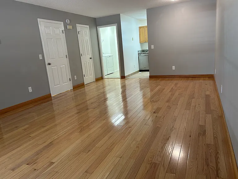 307 Walnut St — Photo 11
