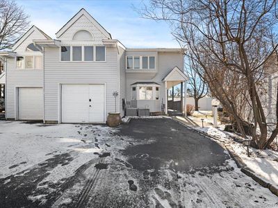 1 Windsor Court, Amityville, NY, 11701