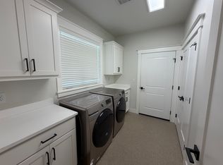 410 Castle Rock Dr, Central Point, OR 97502