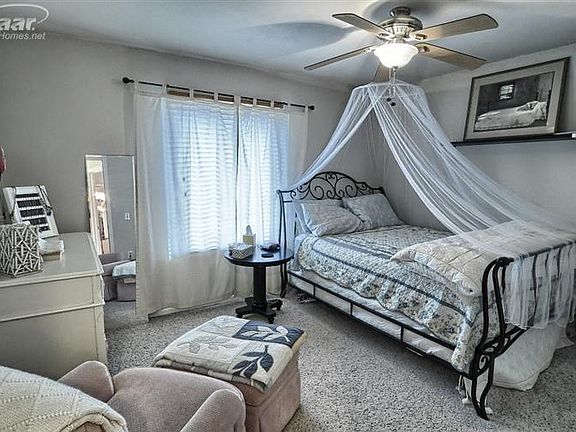 3rd image of 5412 Country Club Ln