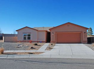 230 Zuni River Cir SW, Los Lunas, NM 87031